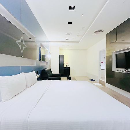 Walker Hotel - Sanchong Taipei Extérieur photo