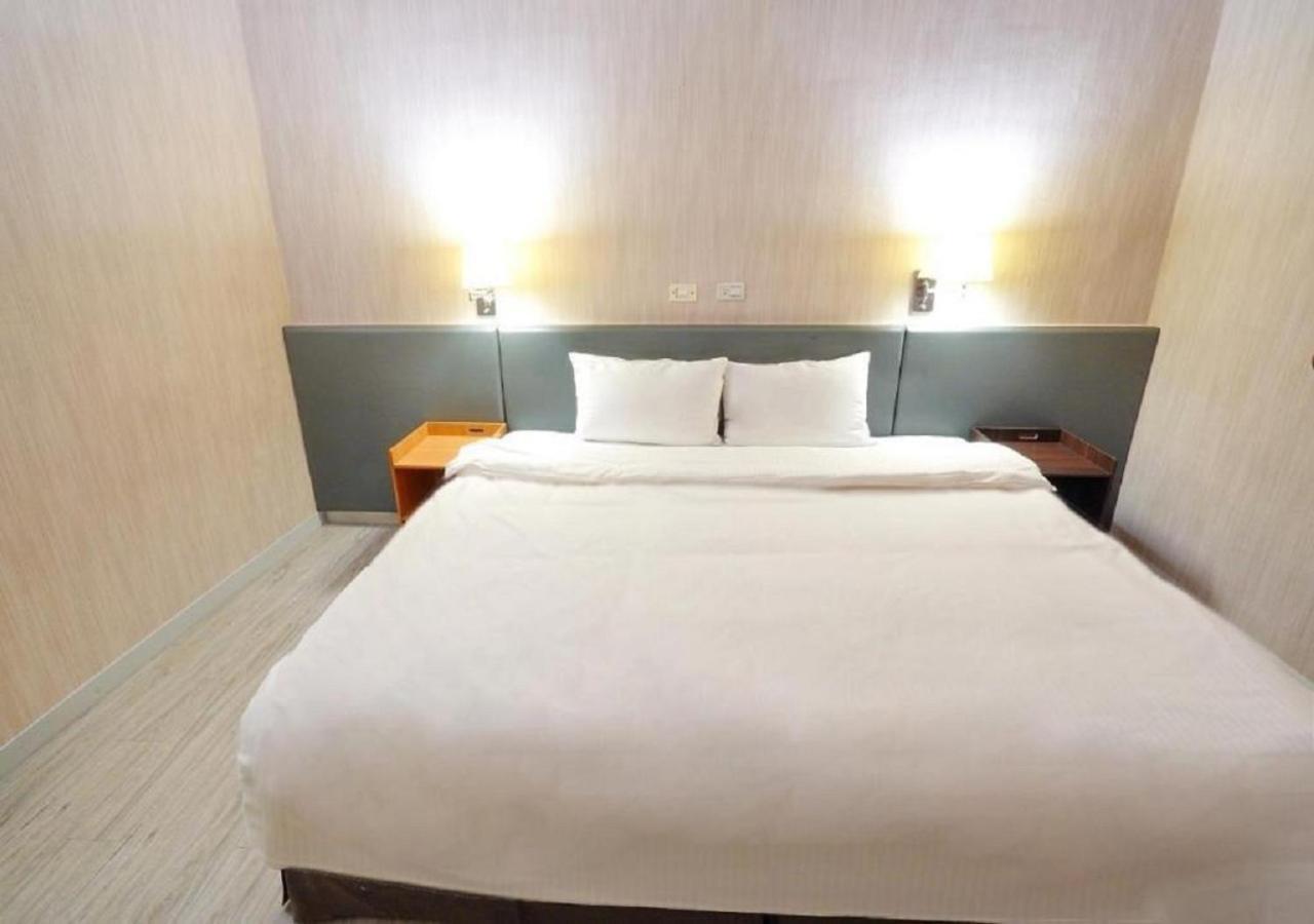 Walker Hotel - Sanchong Taipei Extérieur photo