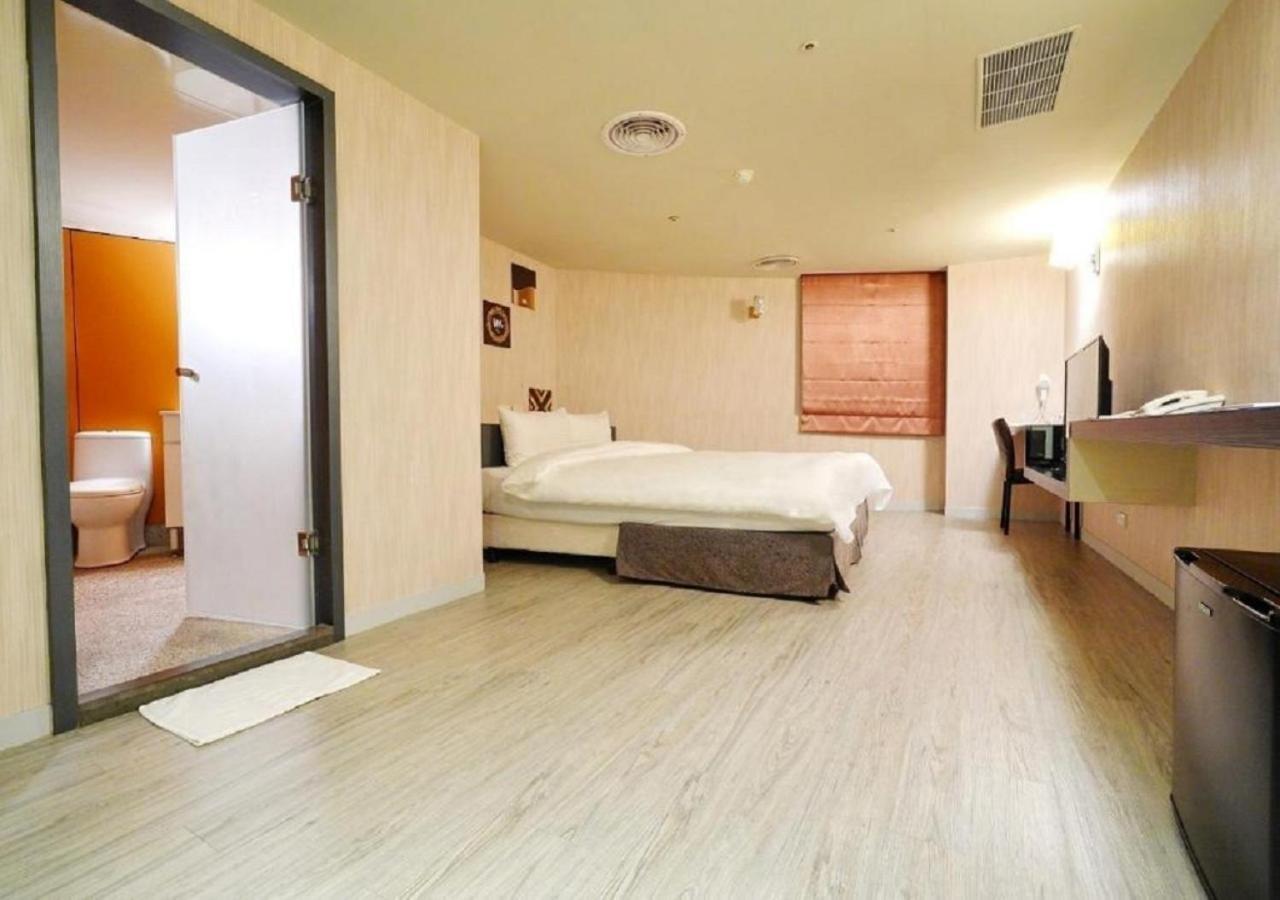 Walker Hotel - Sanchong Taipei Extérieur photo