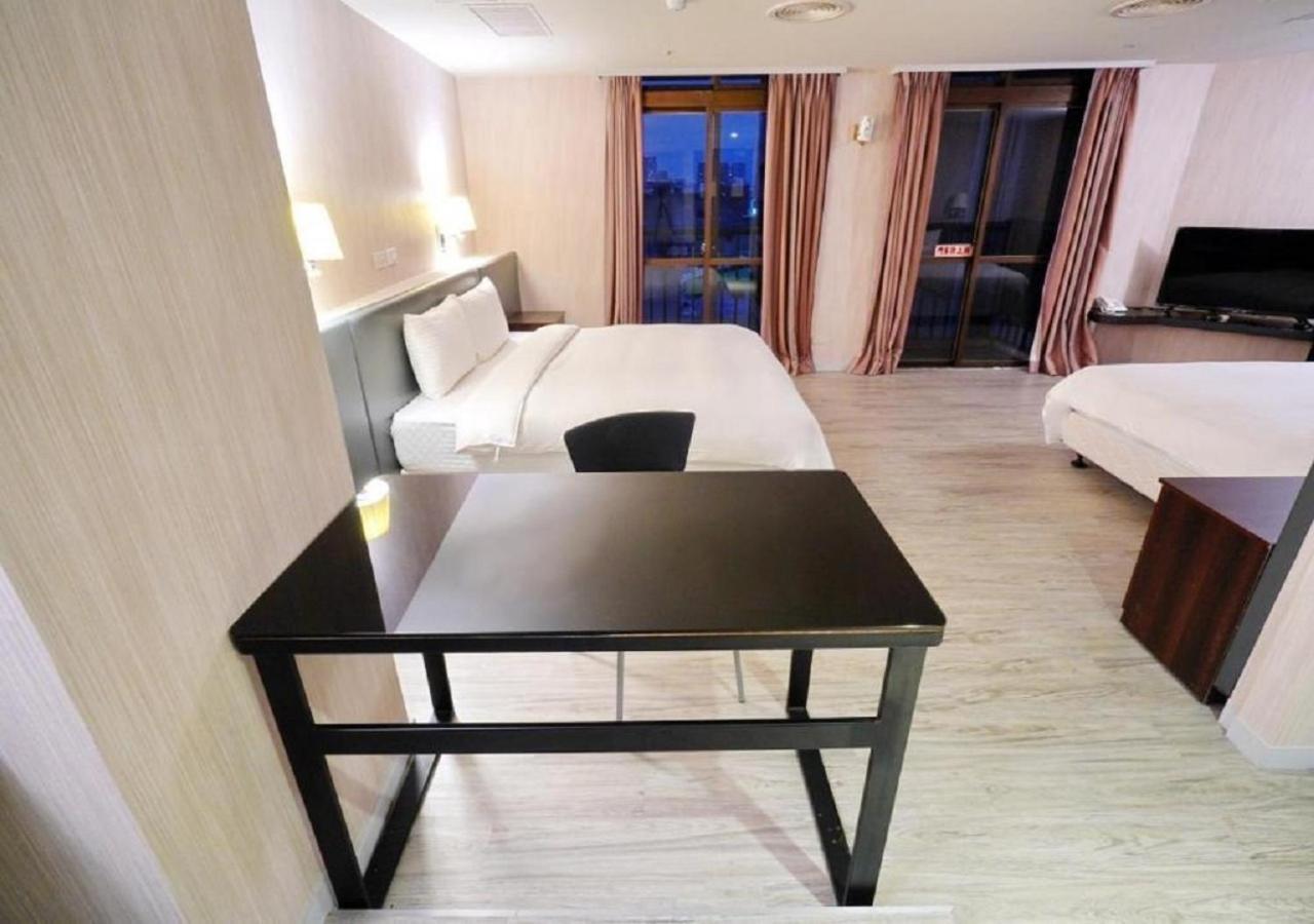 Walker Hotel - Sanchong Taipei Extérieur photo