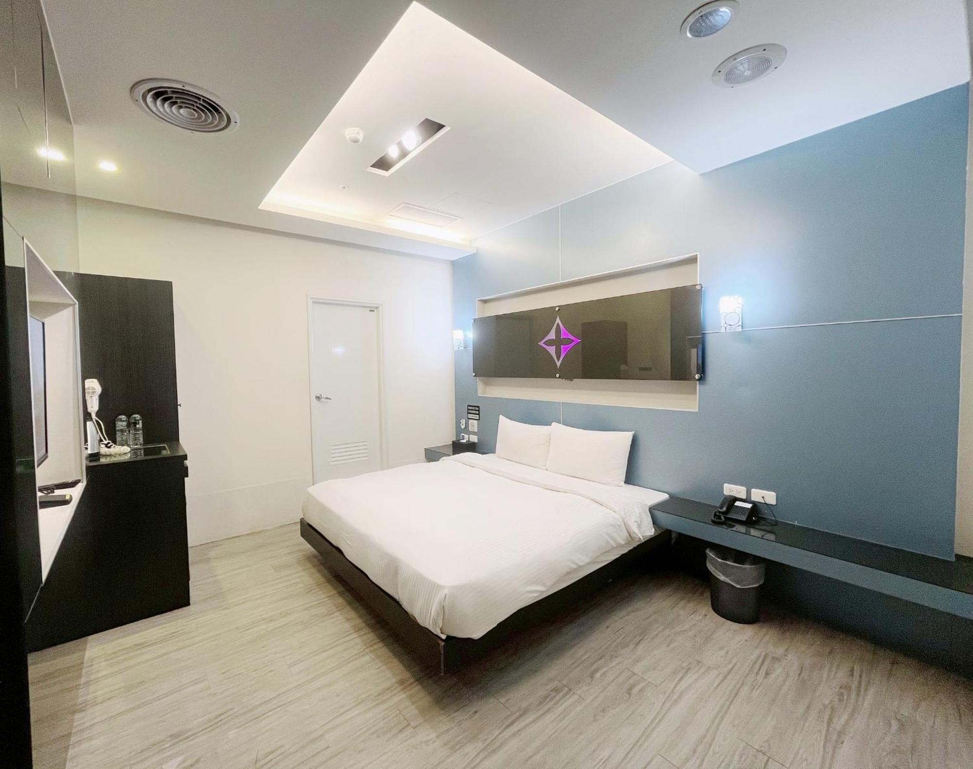 Walker Hotel - Sanchong Taipei Extérieur photo