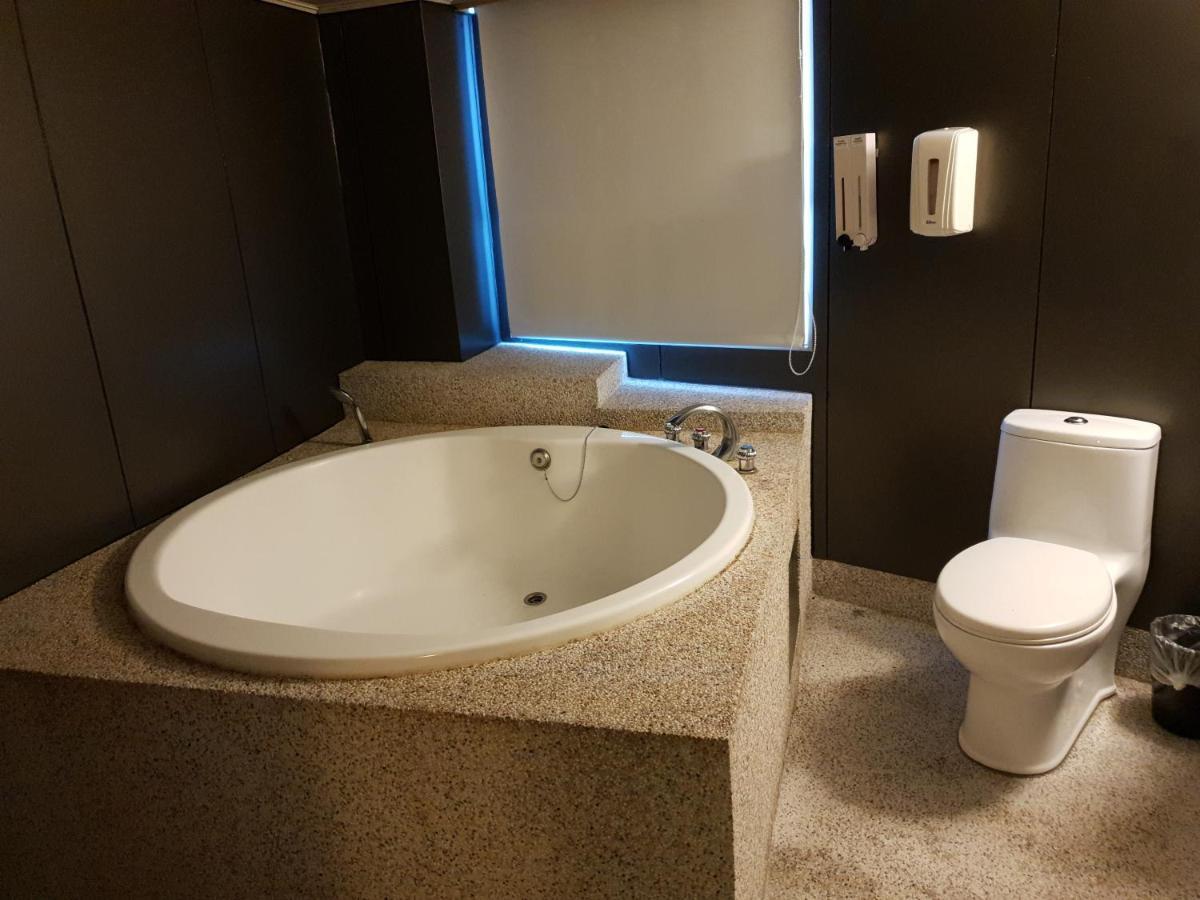 Walker Hotel - Sanchong Taipei Extérieur photo