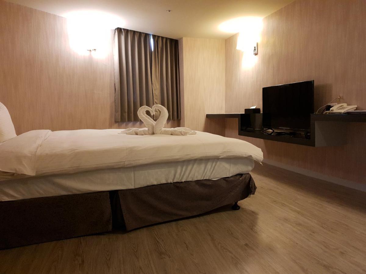 Walker Hotel - Sanchong Taipei Extérieur photo