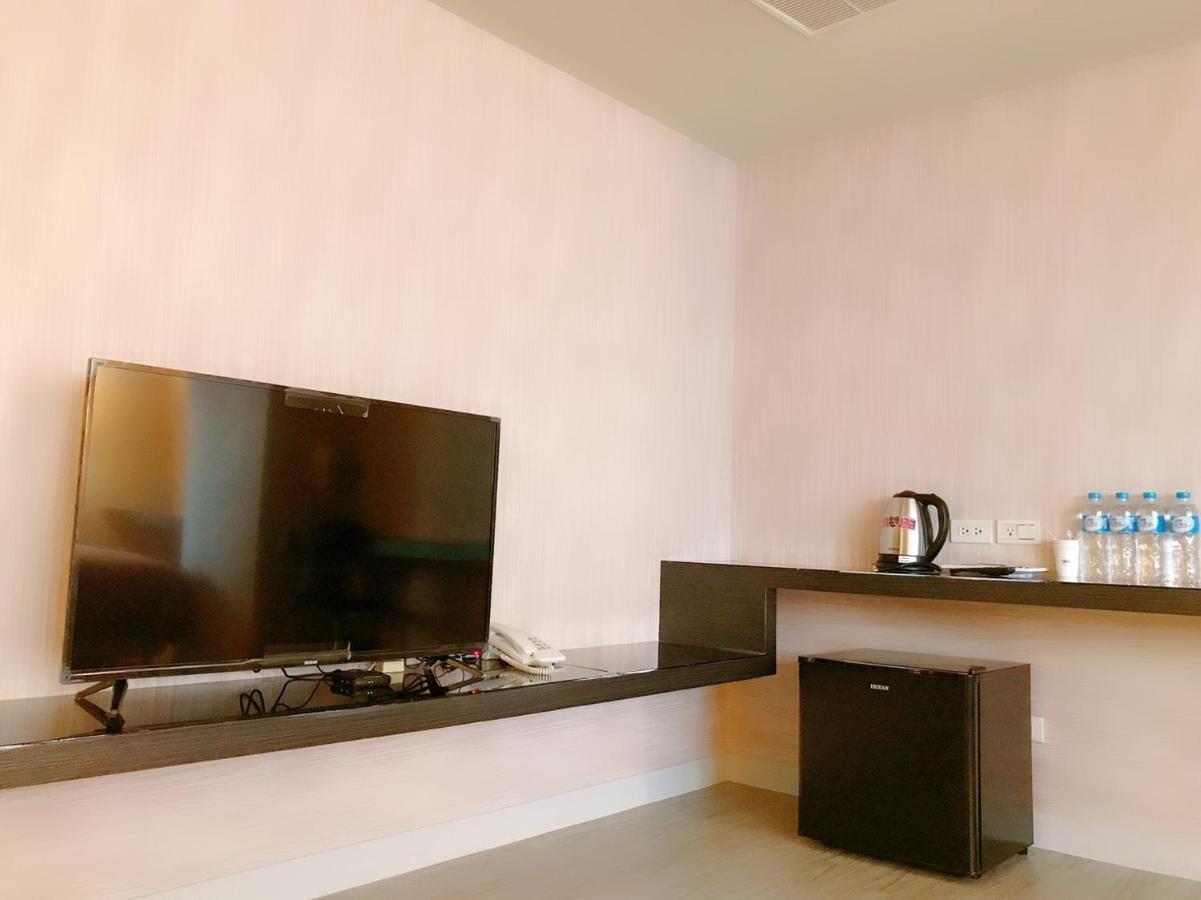 Walker Hotel - Sanchong Taipei Extérieur photo