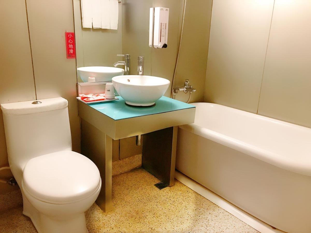 Walker Hotel - Sanchong Taipei Extérieur photo