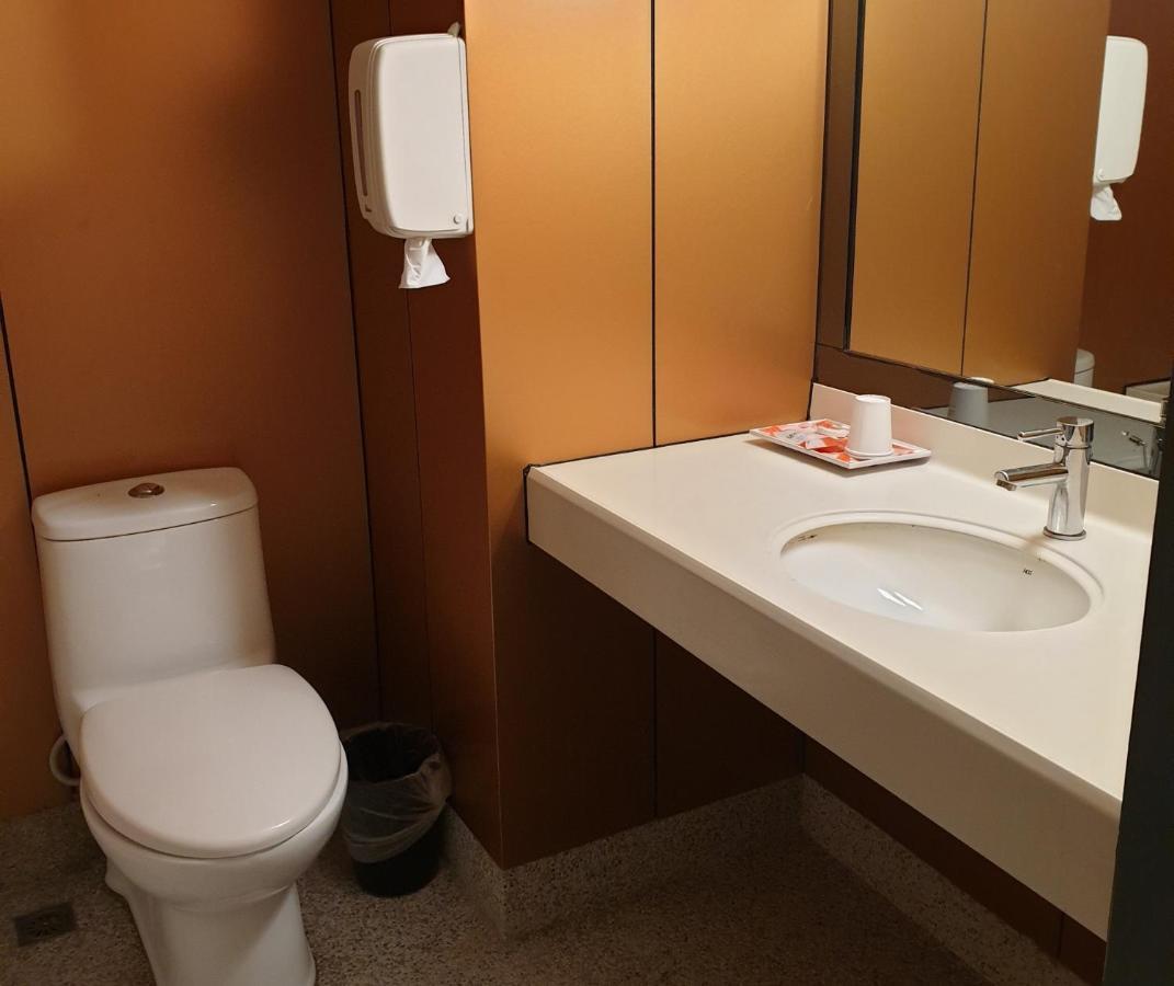 Walker Hotel - Sanchong Taipei Extérieur photo